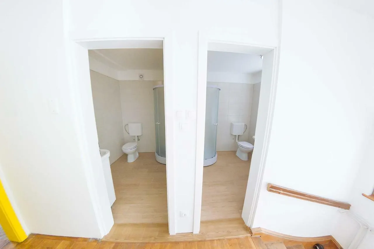 Homestay Garden House Apartment Ljubljana